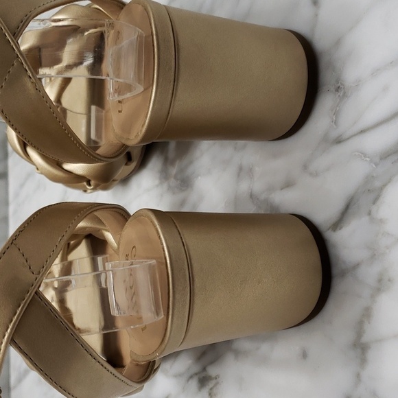 Crown & Ivy Size 7 Platino Blakely Block Heel Women's Sandal - Picture 4 of 9